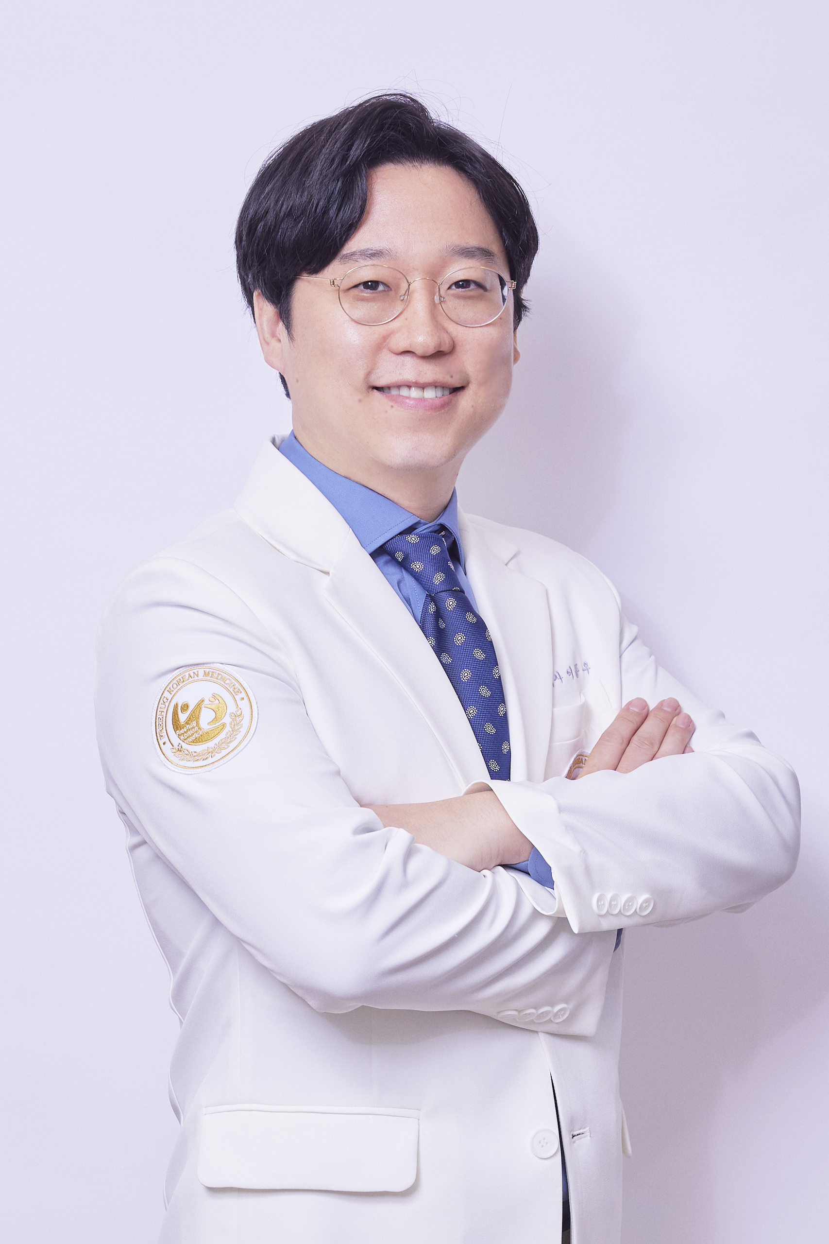 원장_ab717c056b104732e2aadb99fa783caa.jpg
